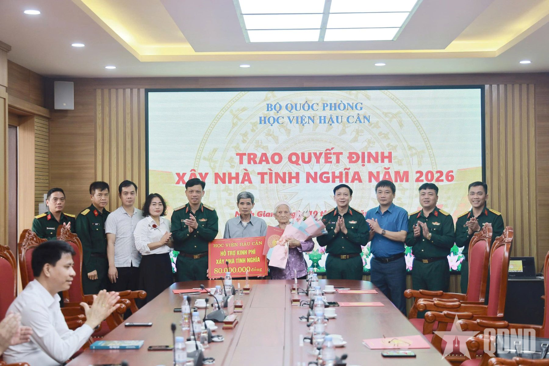 Học viện Hậu cần trao hỗ trợ xây dựng nhà tình nghĩa tặng mẹ liệt sĩ Nguyễn Danh Khoát 